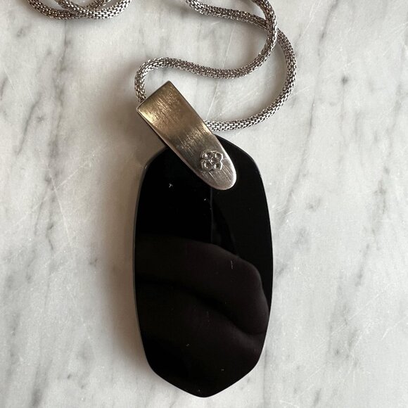 KENDRA SCOTT Inez Necklace Silver, Black Glass Pendant - Picture 1 of 9
